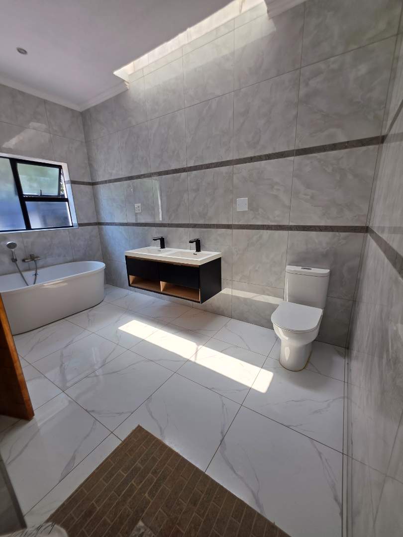 5 Bedroom Property for Sale in Seasons Lifestyle Estate North West